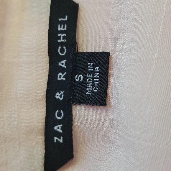 Zac& Rachel light pink blouse with tab sleeves Hanley 4 button. Size small. - Picture 6 of 6
